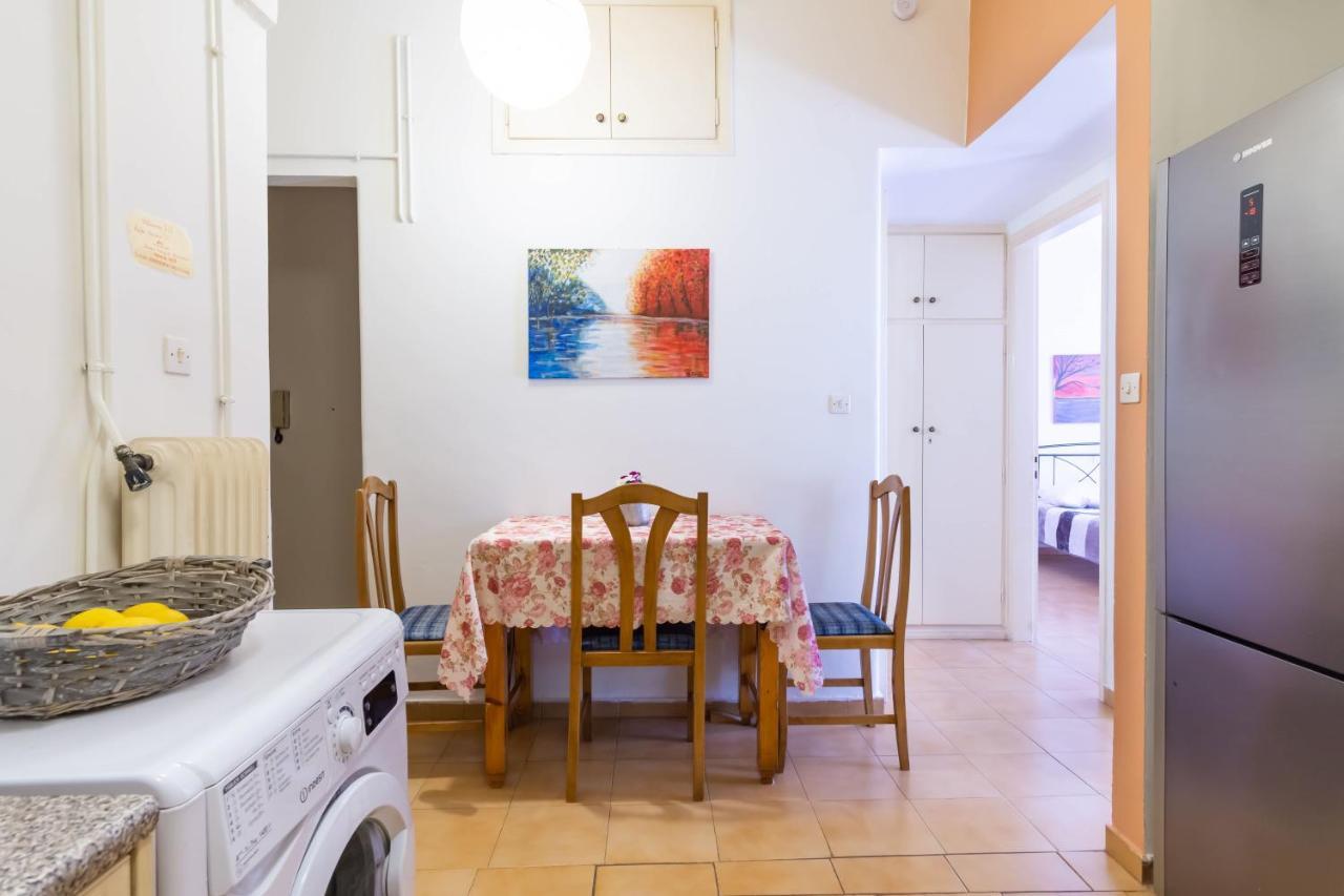 Mema'S Tranquil Apartment In Patra エクステリア 写真